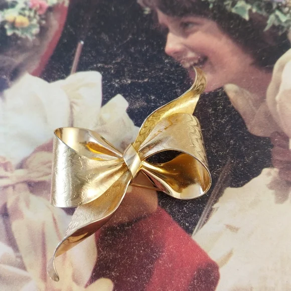 Vintage Gold Planted  Bow Brooch - Picture 10 of 15
